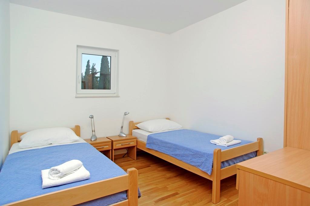 Aparthotel Marina Gromela Mirce Habitación foto