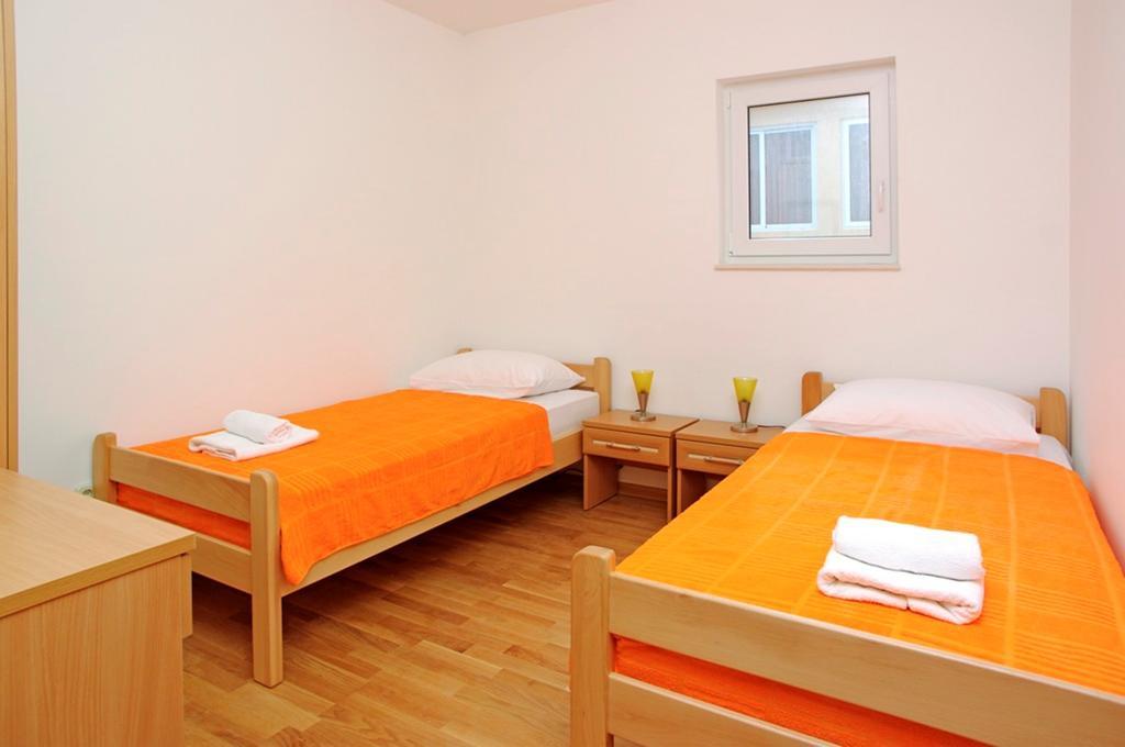 Aparthotel Marina Gromela Mirce Habitación foto