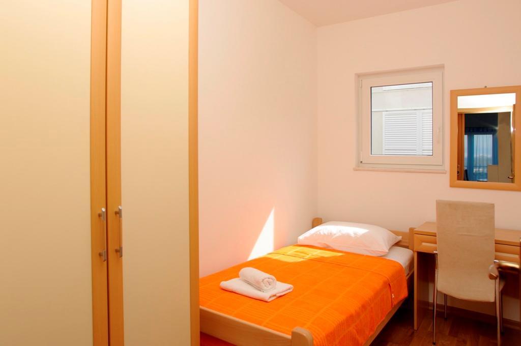 Aparthotel Marina Gromela Mirce Habitación foto